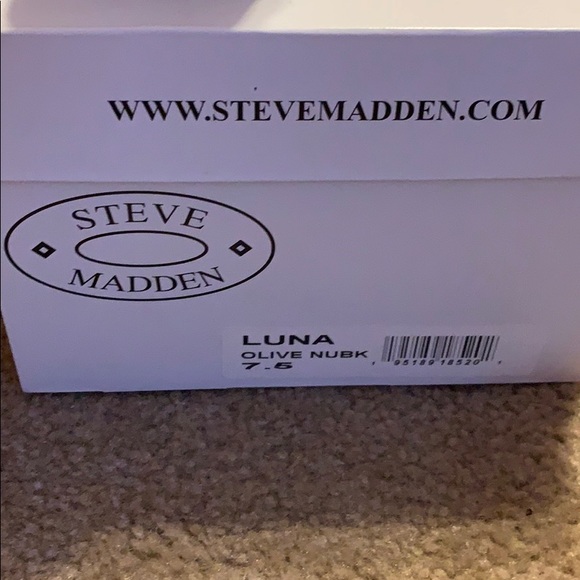 Steve Madden Sandals NWT** NEVER WORN *** - Picture 3 of 4